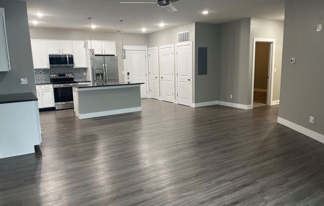 1 bed, 1 bath, 1,232 sqft, $1,750, Unit 500 South St Apt 305