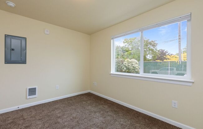 2 beds, 1 bath, 864 sqft, $1,600, Unit C2