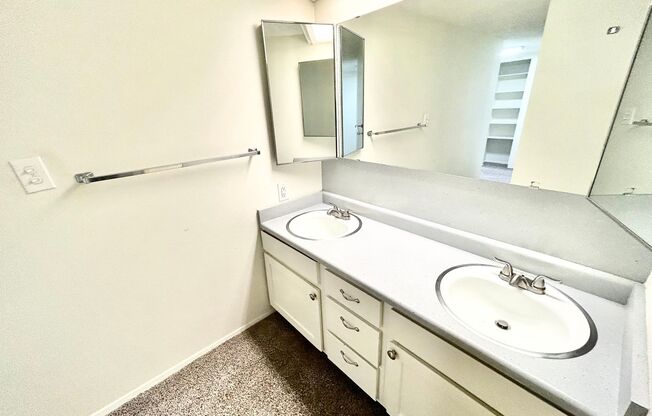 2 beds, 1 bath, 970 sqft, $1,275, Unit 44 PR