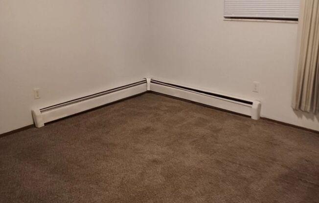 2 beds, 1 bath, 1,000 sqft, $900, Unit Unit 2