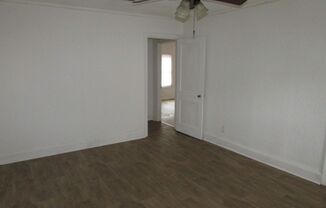 2 beds, 1 bath, $950