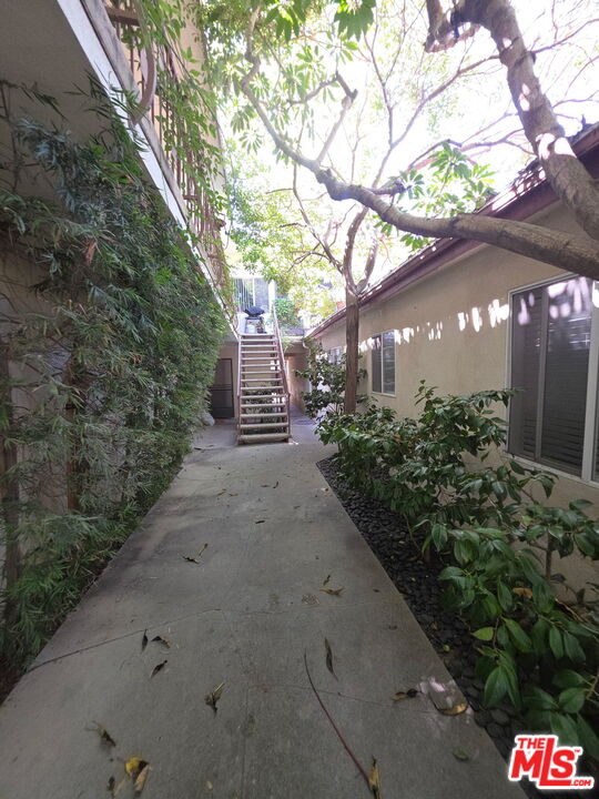 309 BROADWAY ST