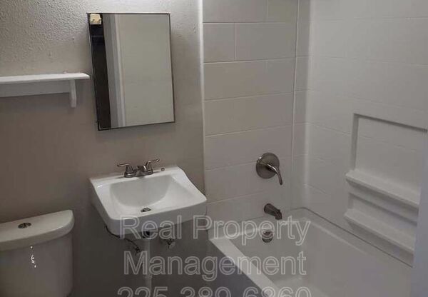 1121 Aster St.