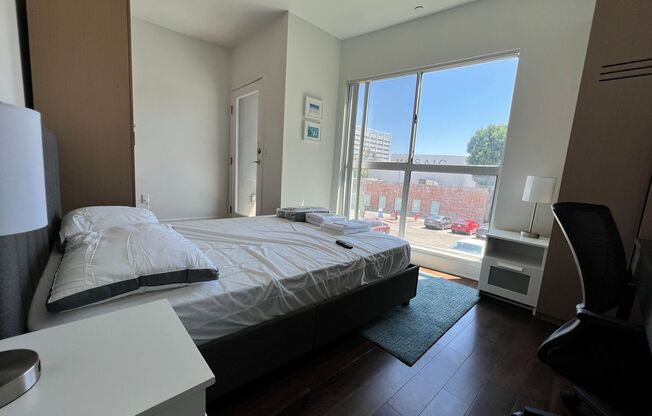 4 beds, 3 baths, 1,400 sqft, $1,350, Unit 401 - Signature Room - 2