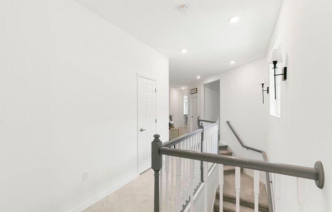 3 beds, 2 baths, $2,950, Unit #201