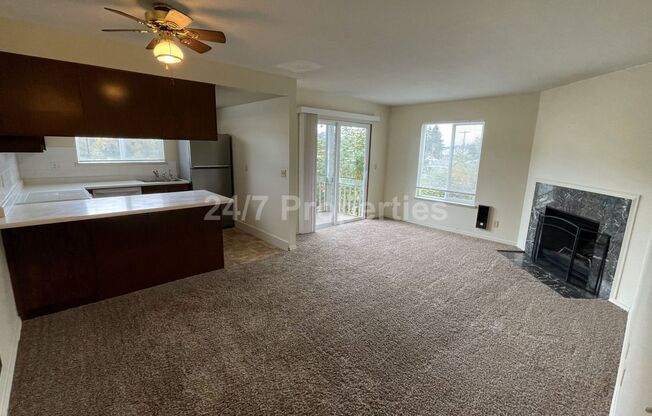 2 beds, 1 bath, $1,395, Unit Unit 4