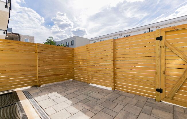 2 beds, 1 bath, 1,400 sqft, $1,745, Unit 1232 - A