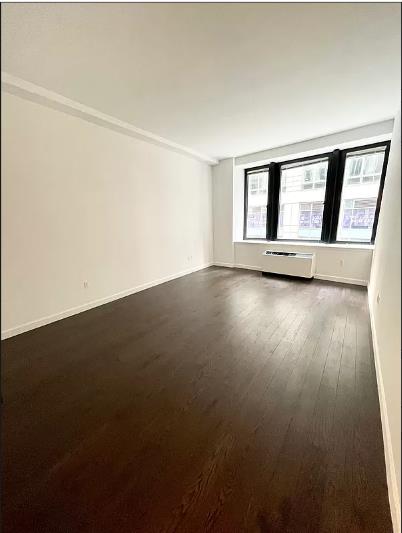 1 bed, 1 bath, $4,350, Unit 1701