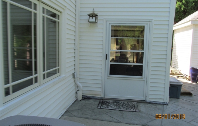 11 TRAVIS DR