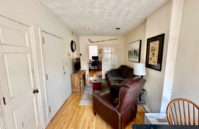 14 1/2 Hull St.