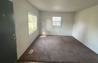 3 beds, 1 bath, $820