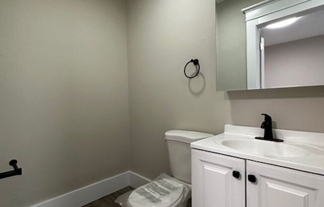 Studio, 1 bath, $995, Unit #214
