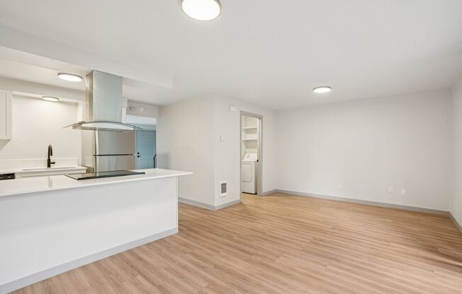 3 beds, 1.5 baths, 1,246 sqft, $1,999, Unit 2619