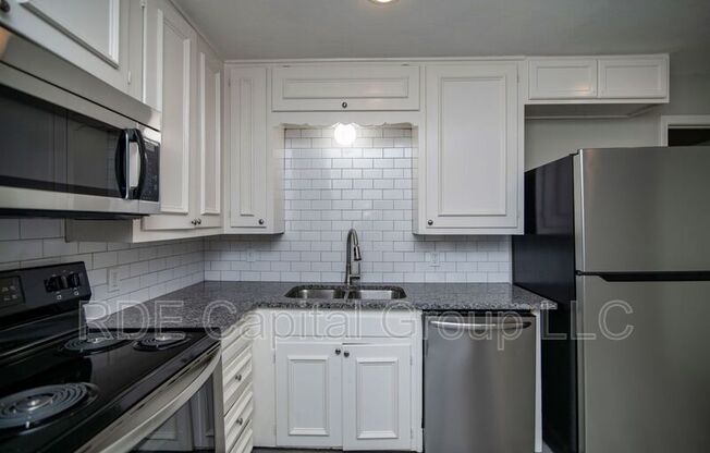 1209 W BOYCE AVE