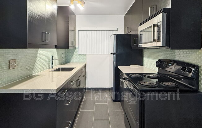480 CRES ST