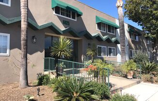 Large and Refurbished 1,2,and 3 Bedroom Comfortable Units