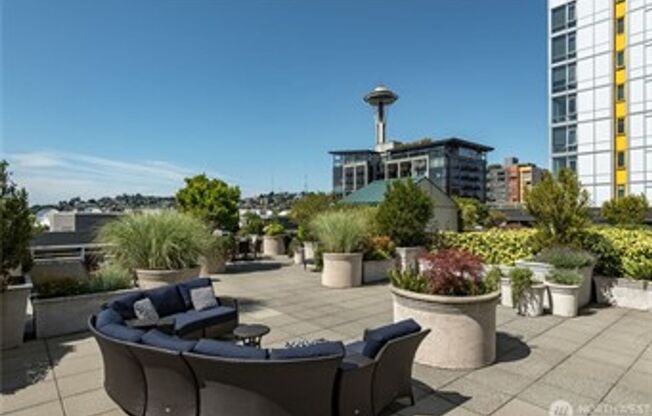 Downtown 1 Bedroom View Condo 24 hour Concierge!