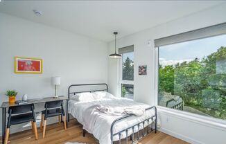 ONE MONTH FREE at Graceland Apartments!