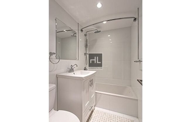 3 beds, 2 baths, 1,000 sqft, $7,295, Unit 11R