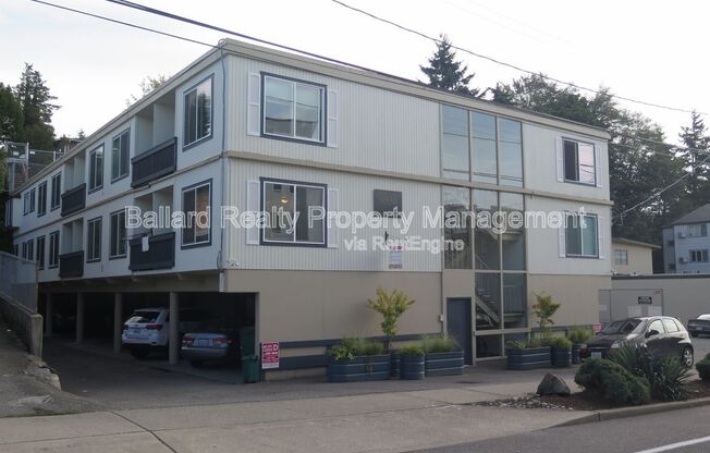 9030 Greenwood Ave N