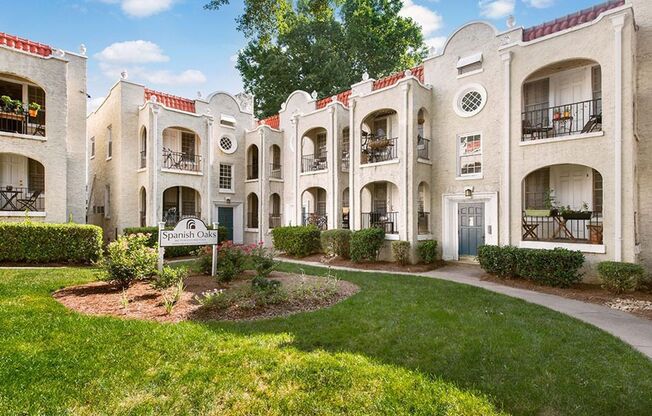 Spanish Oaks Apartment