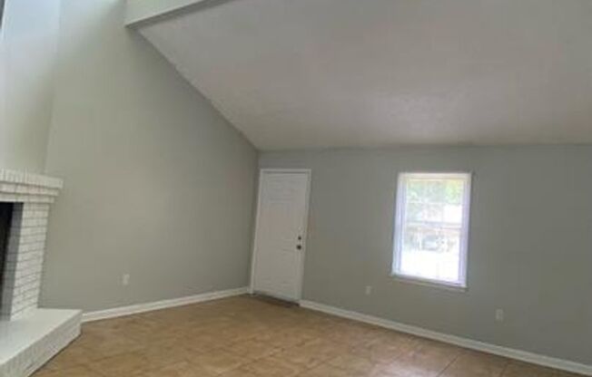 2 beds, 1 bath, $1,200