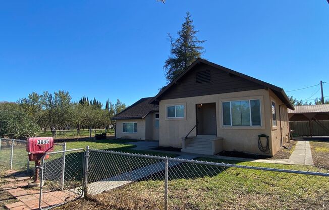 Large 3bd 2 ba home with a great country feel.