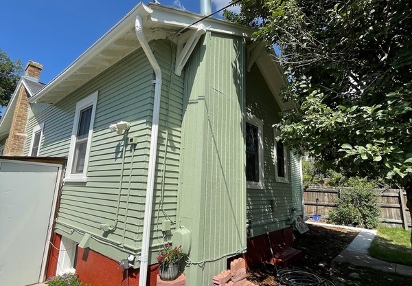 409 W 24 ST