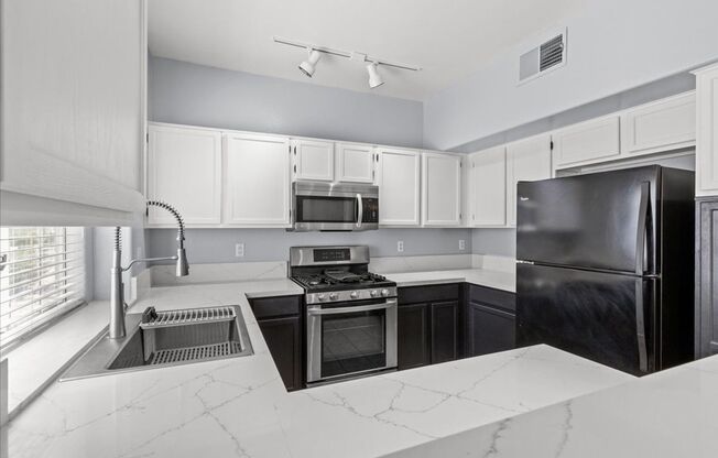 2 beds, 2 baths, $1,650, Unit UNIT 101