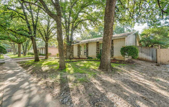 2909 WHITE OAK LN