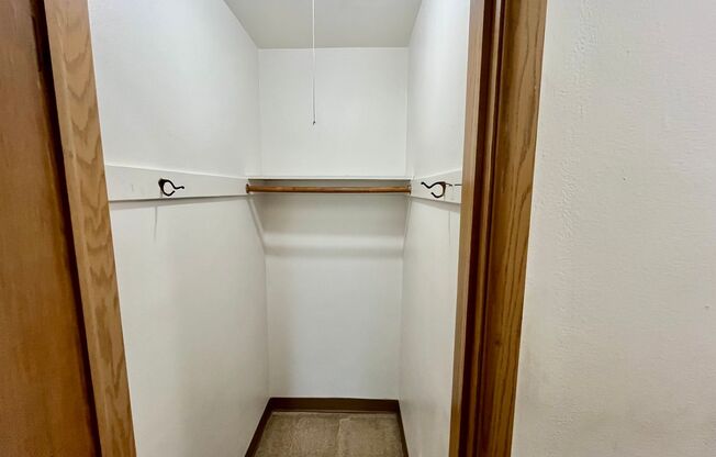 2 beds, 1 bath, $1,295, Unit 306