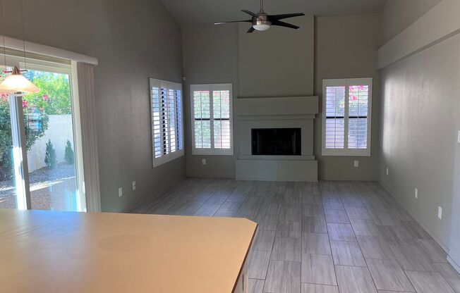 Adorable light and bright! 3Bedroom/2Bath Scottsdale Home!