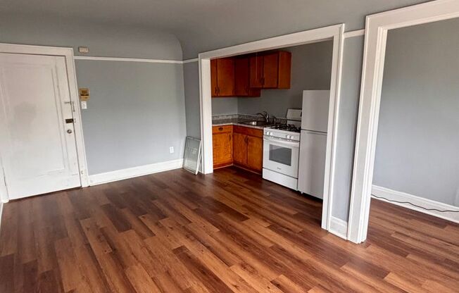 Studio, 1 bath, $795, Unit 18