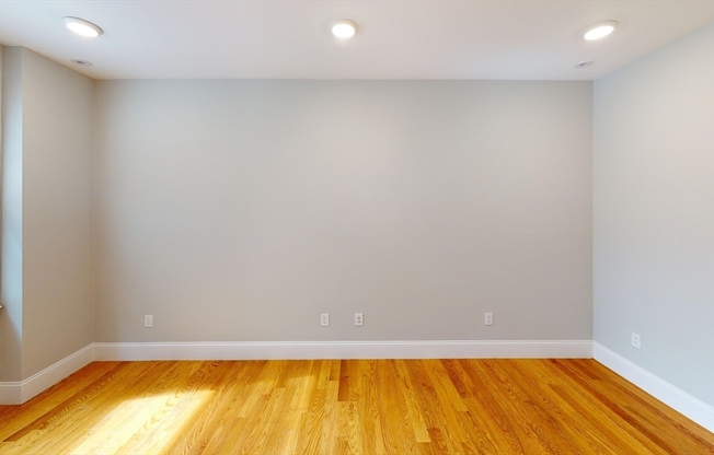3 beds, 2.5 baths, 1,608 sqft, $4,000, Unit 12