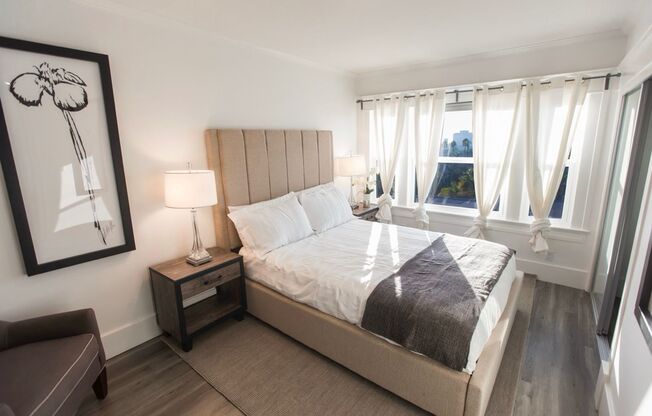 1 bed, 1 bath, $2,420, Unit 4