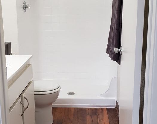 2 beds, 2 baths, 980 sqft, $2,125, Unit 215