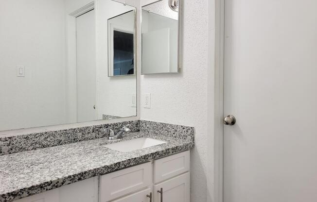 2 beds, 2 baths, 978 sqft, $1,279