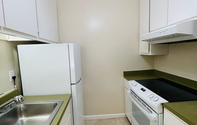 1 bed, 1 bath, $2,000, Unit # 220