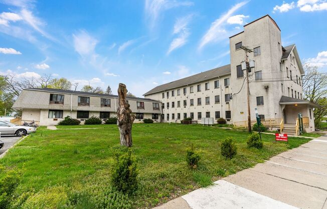 2 beds, 1 bath, 650 sqft, $1,800, Unit A207