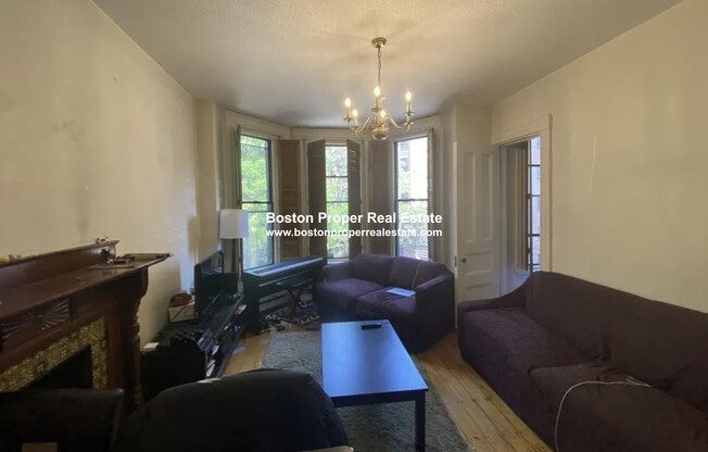 291 NEWBURY ST