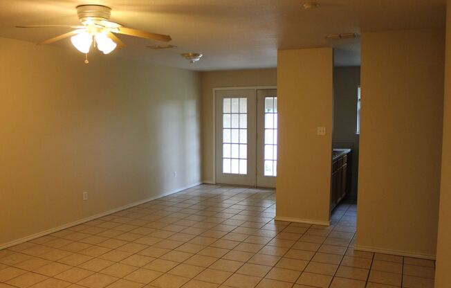 2/2 Duplex on Misty Acres / Covered Back Patio / Fenced in Yard / CISD *2 Weeks Free Rent*