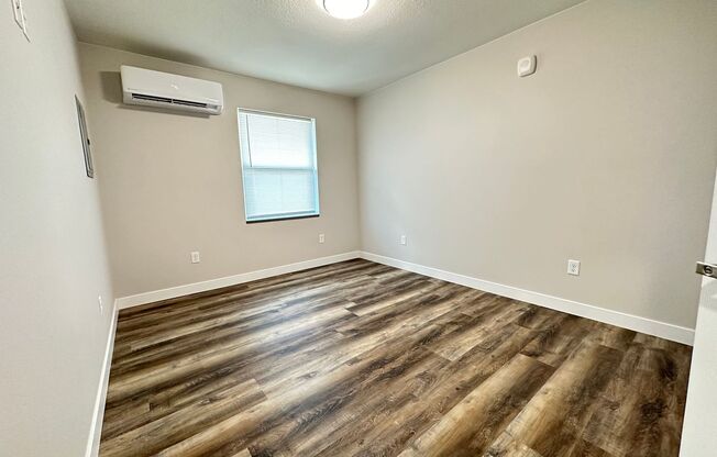 2 beds, 1 bath, 699 sqft, $950, Unit = 8