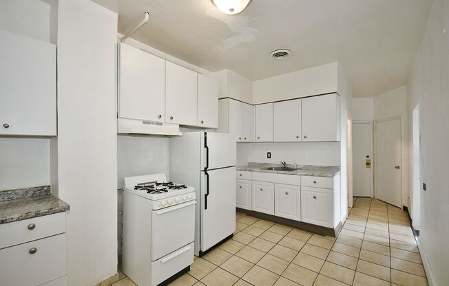 2 beds, 1 bath, $1,200