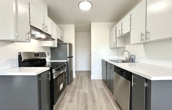 2 beds, 1 bath, 700 sqft, $1,315, Unit 25