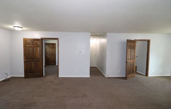 2 beds, 1 bath, $800