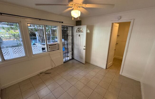 421 Lewers St