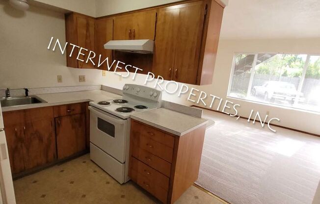 1 bed, 1 bath, 561 sqft, $1,250, Unit 004