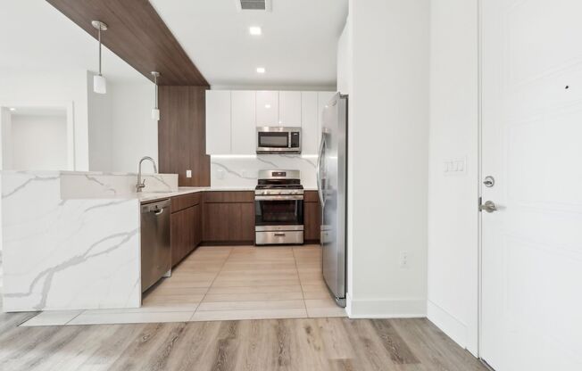 2 beds, 2 baths, 980 sqft, $2,850, Unit 302