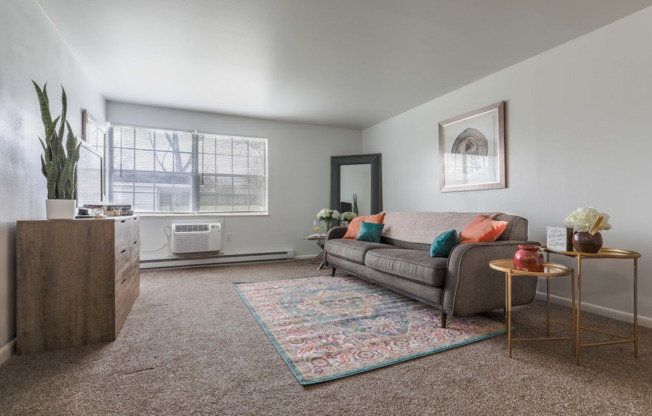 1 bed, 1 bath, 585 sqft, $940, Unit 50