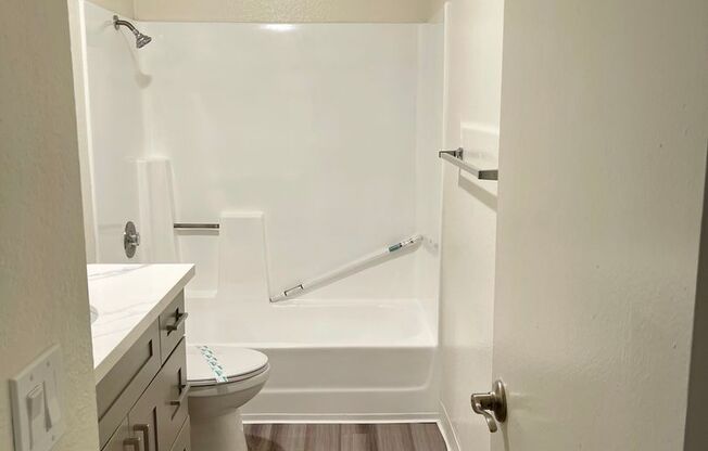 3 beds, 2 baths, 1,000 sqft, $2,850, Unit 229